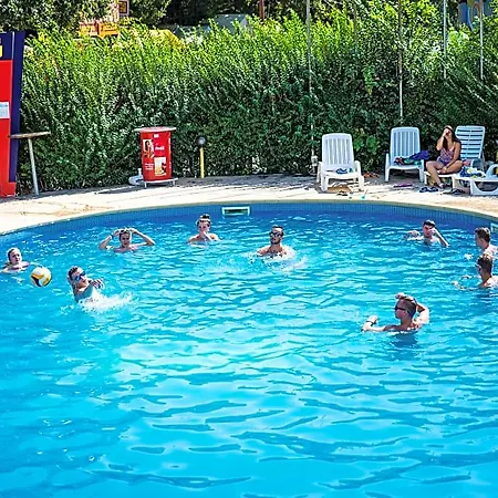 Хотел Party 3*